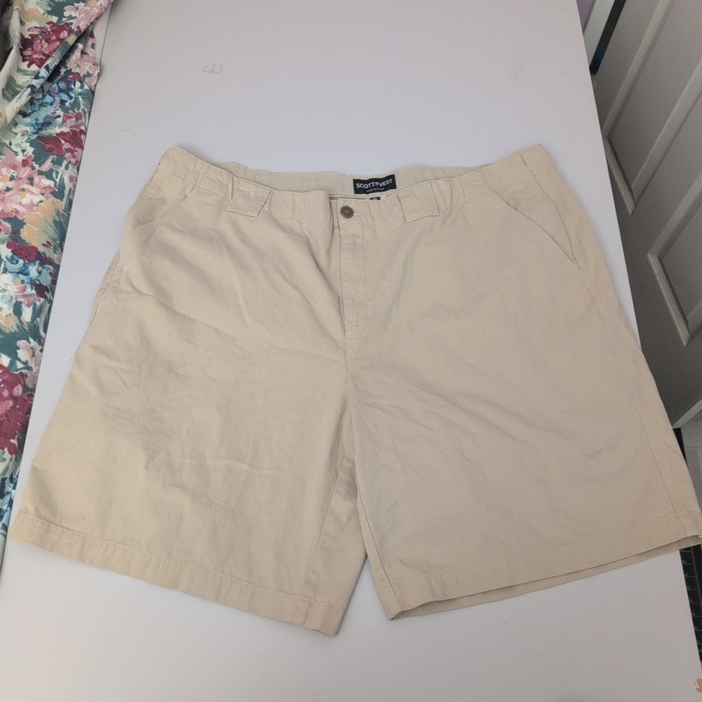 Scottevest Travel Men's Cream Flat Front Shorts